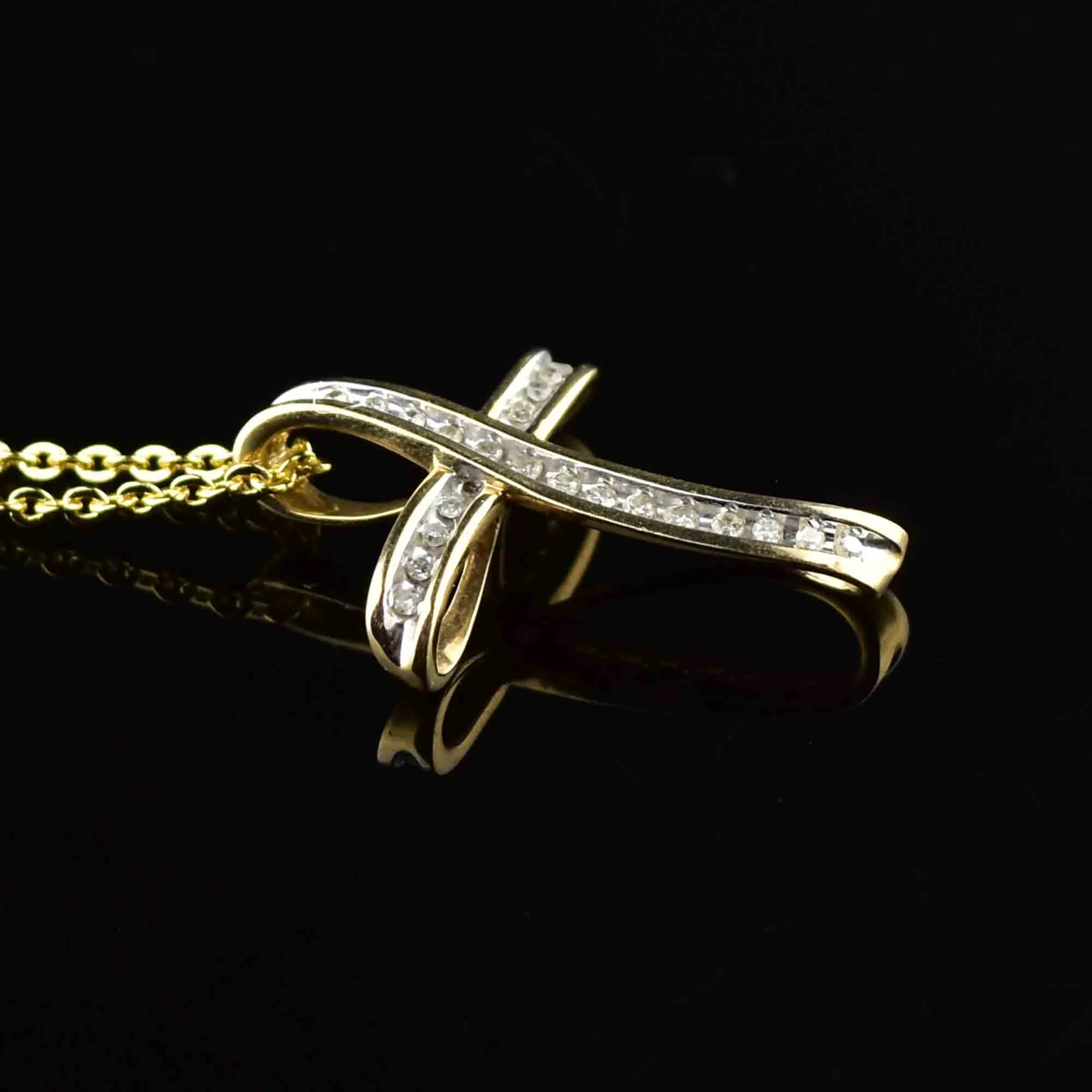 10K Gold Diamond Cross Pendant Necklace