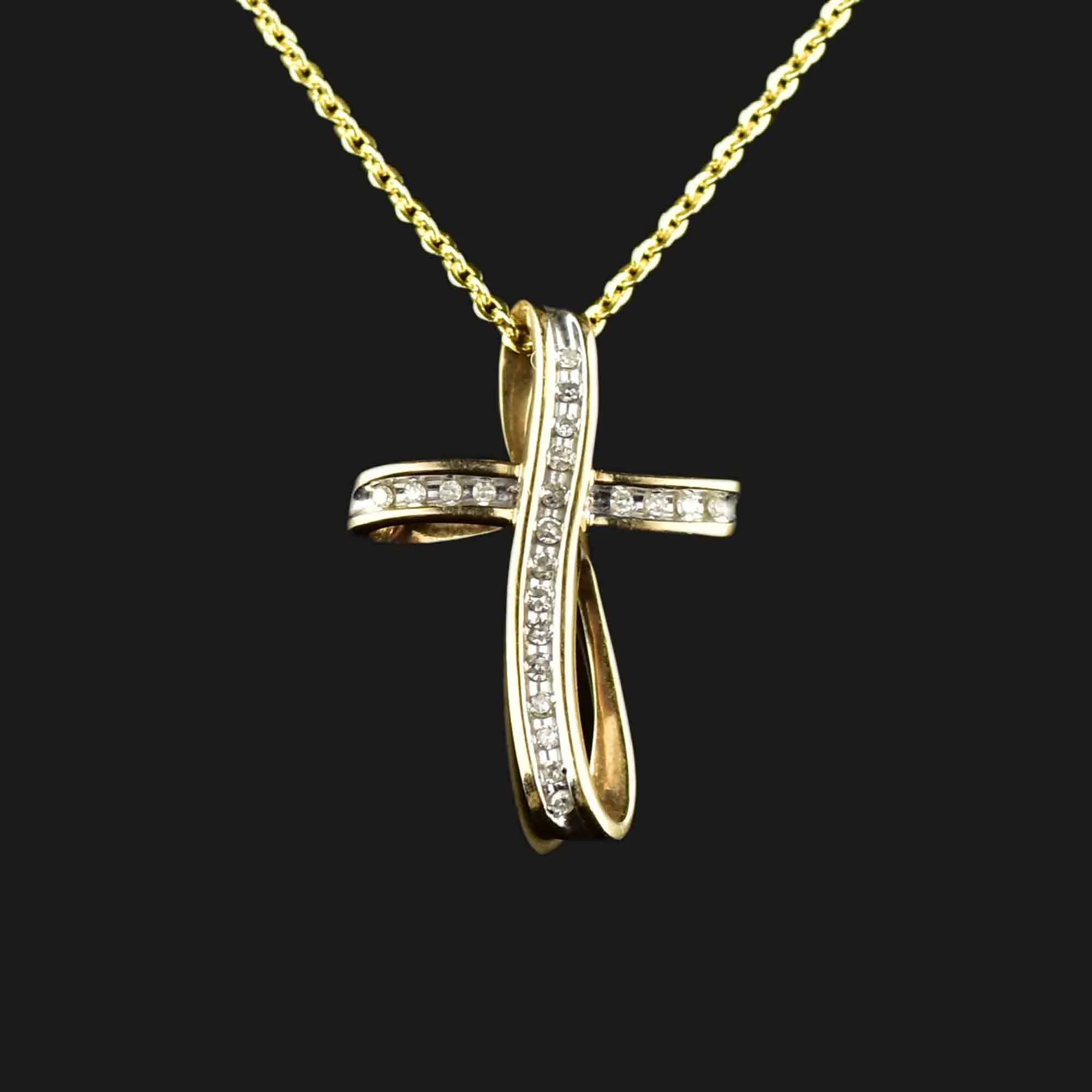 10K Gold Diamond Cross Pendant Necklace