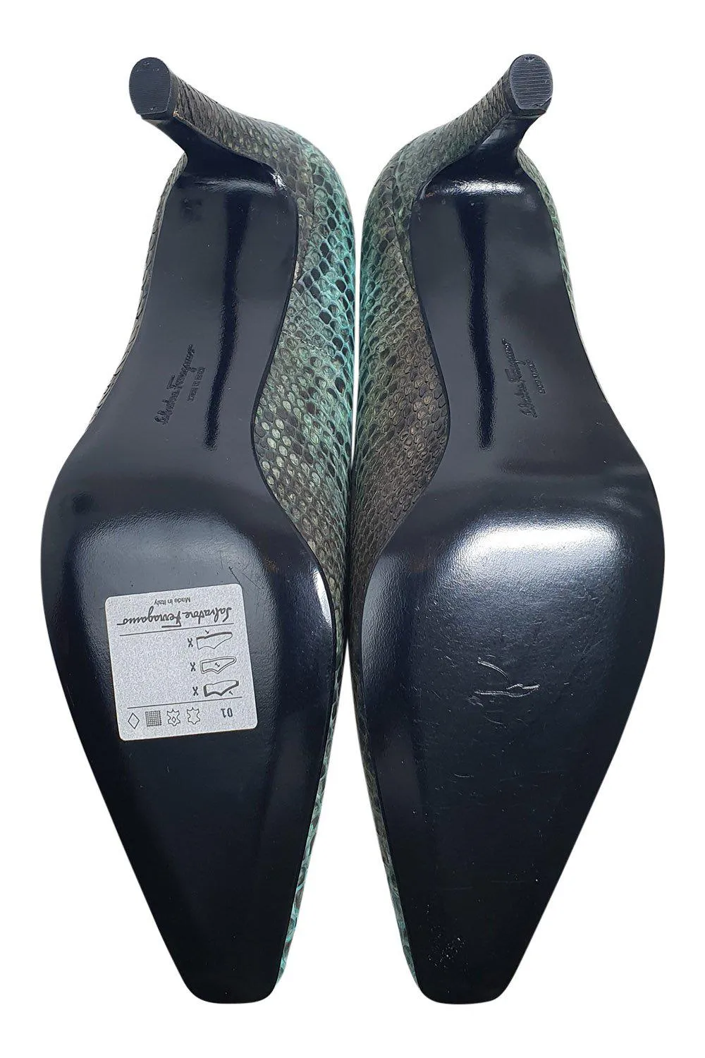 SALVATORE FERRAGAMO Blue Python Leather Almond Toe Pumps (9 B)