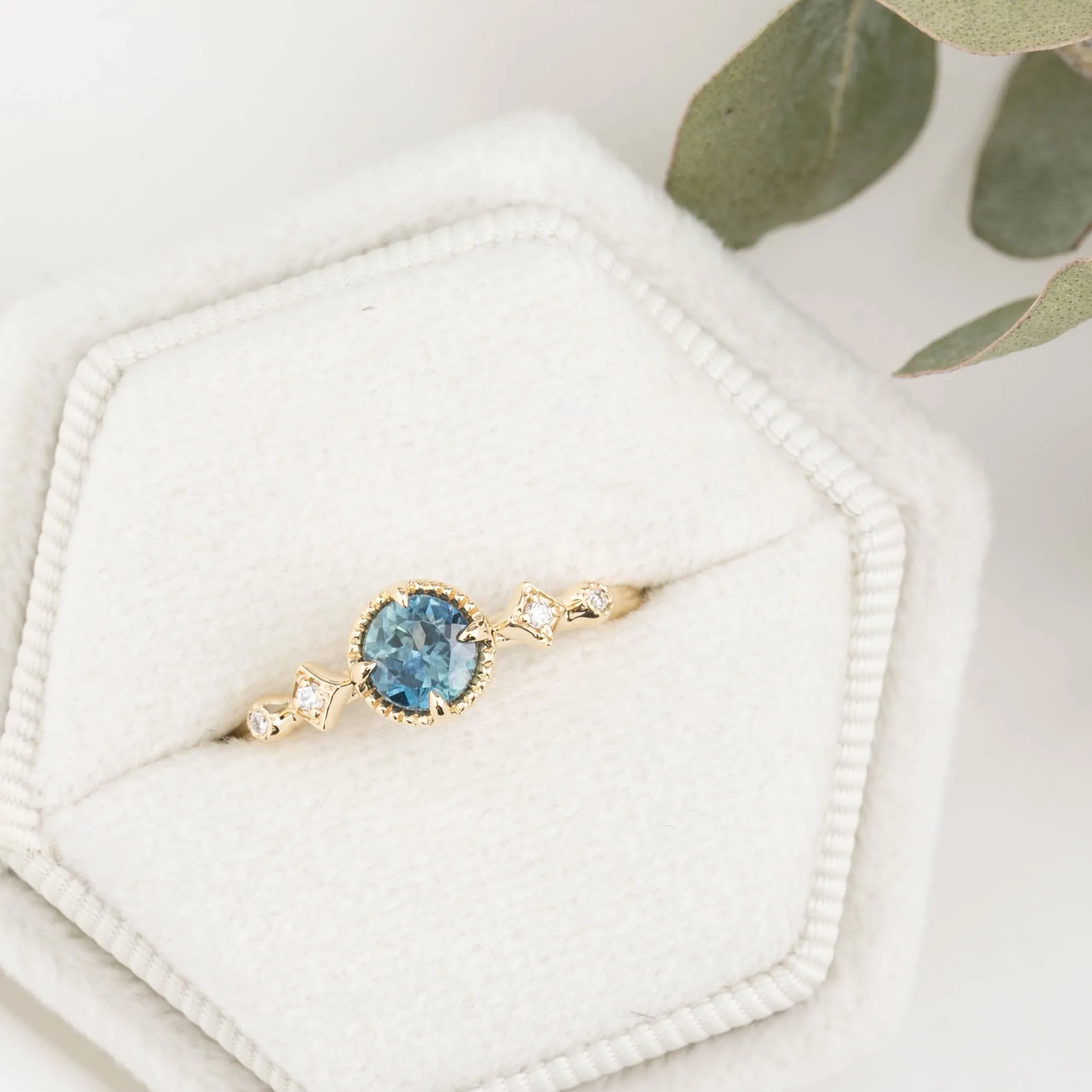 Stella Ring 5mm 0.60ct Blue Montana Sapphire 14K Yellow Gold