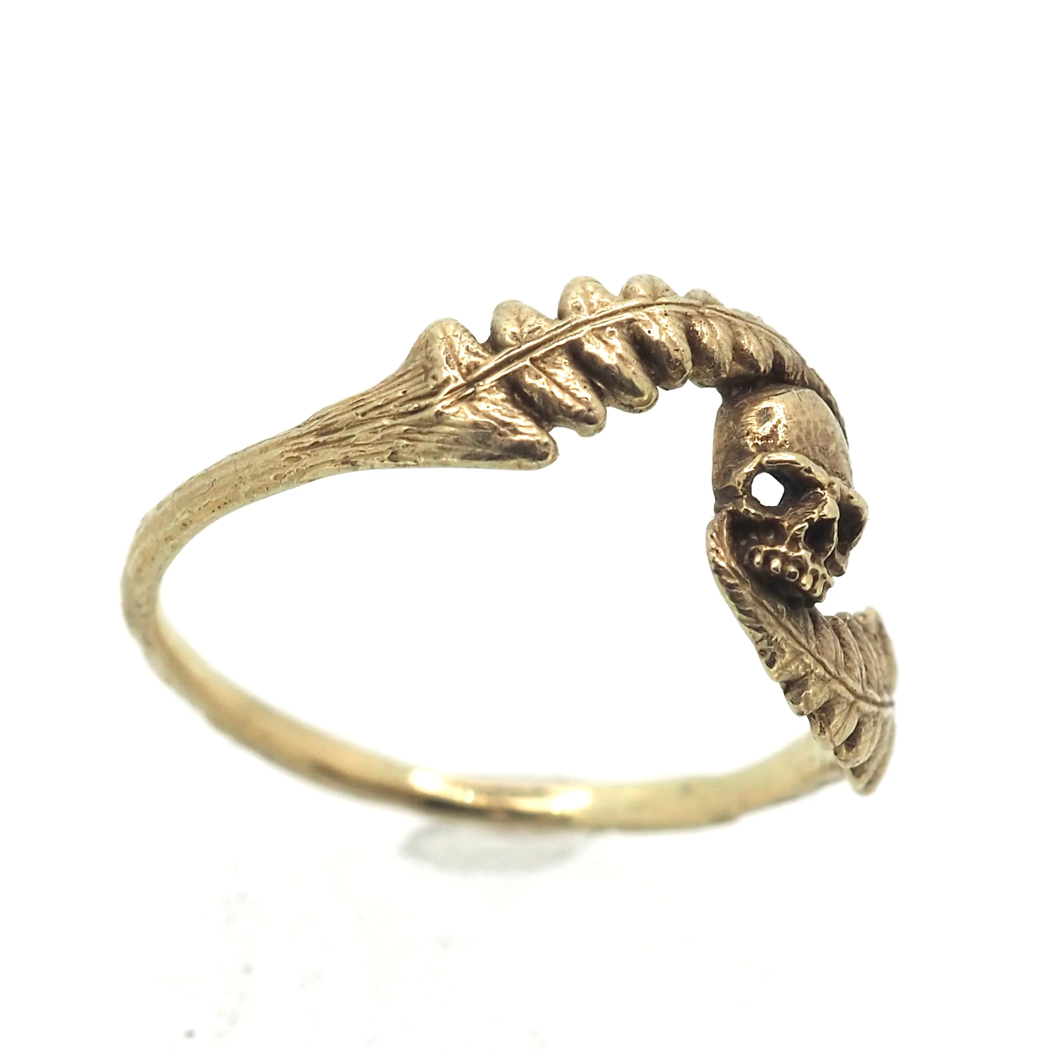 Swirly fern and skull ring gold