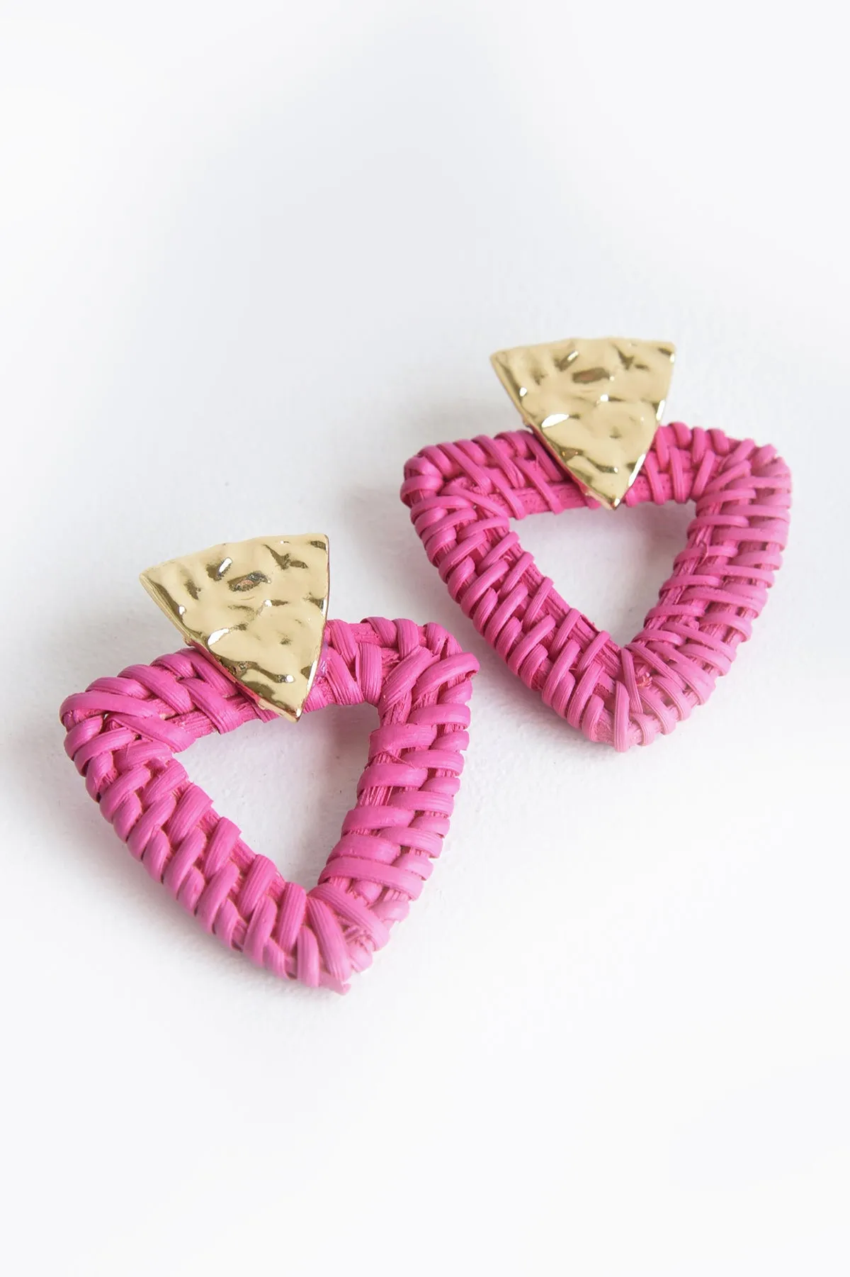 TRIANGLE RATTAN EARRINGS -PINK